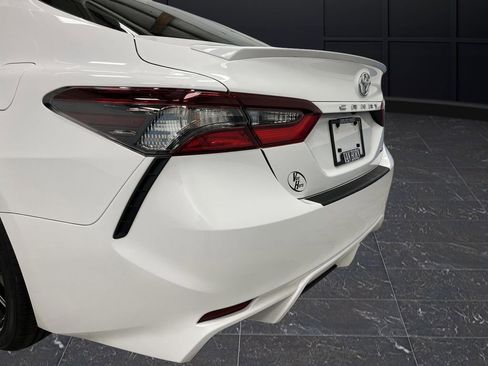 Used 2024 Toyota Camry SE image 29