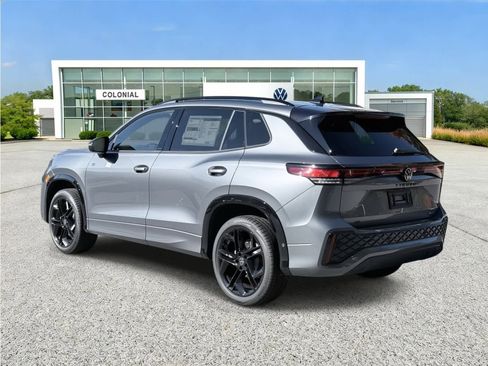 New 2026 Volkswagen Tiguan SE R-Line AWD/4WD image 3