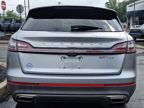 Used 2020 Lincoln Nautilus Premier AWD/4WD image 5