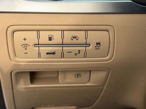 Used 2018 Genesis G80 3.8 image 24