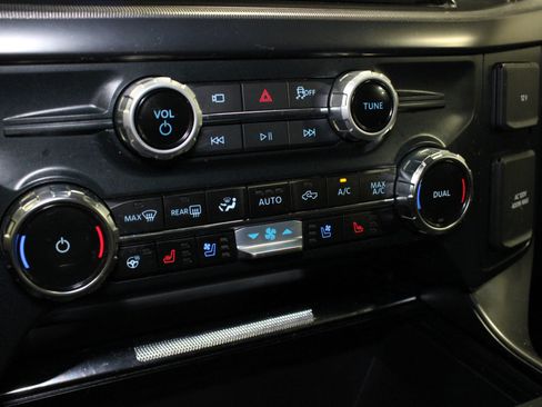 Used 2025 Ford F150 Lariat AWD/4WD image 27