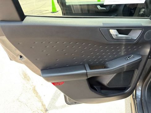 Used 2020 Ford Escape Titanium AWD/4WD image 18
