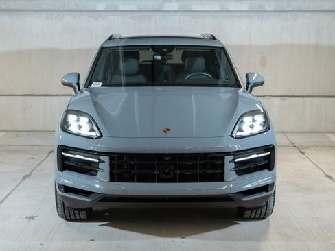 Certified 2026 Porsche Cayenne AWD/4WD image 6
