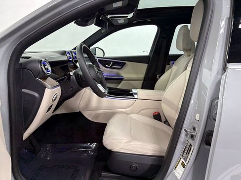 Used 2025 Mercedes-Benz GLC 350e 4MATIC w/ Driver Assistance Package image 8