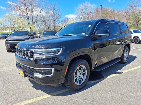 Certified 2023 Jeep Wagoneer 4WD image 3