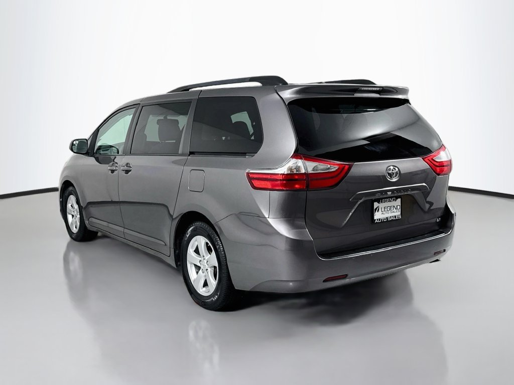 Used 2017 Toyota Sienna LE FWD image 8