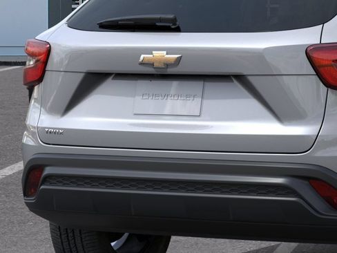 New 2026 Chevrolet Trax LS w/ LS Convenience Package FWD image 14