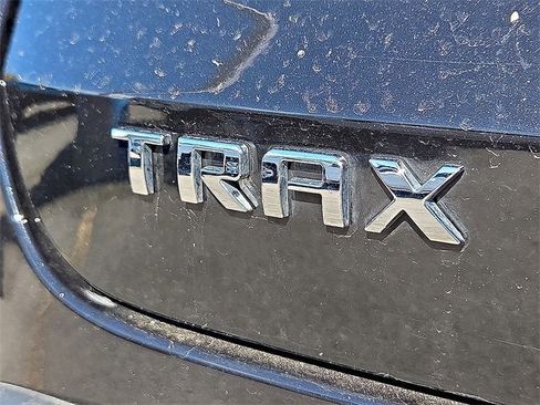 Certified 2025 Chevrolet Trax LS image 12
