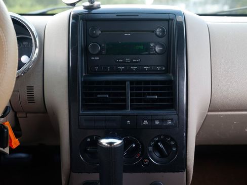 Used 2007 Ford Explorer XLT AWD/4WD image 31