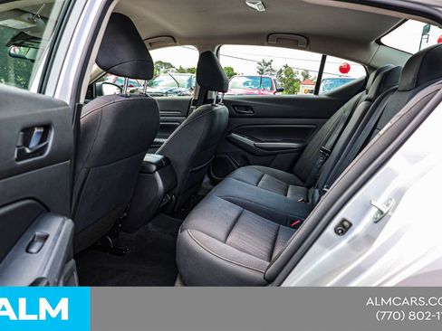 Used 2024 Nissan Altima 2.5 SV FWD image 19