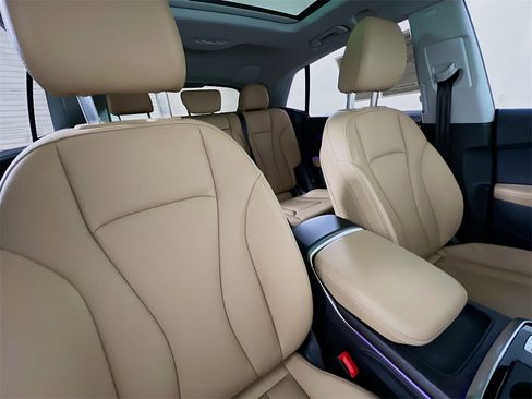 Used 2024 Audi Q8 Premium Plus w/ Premium Plus Package image 29