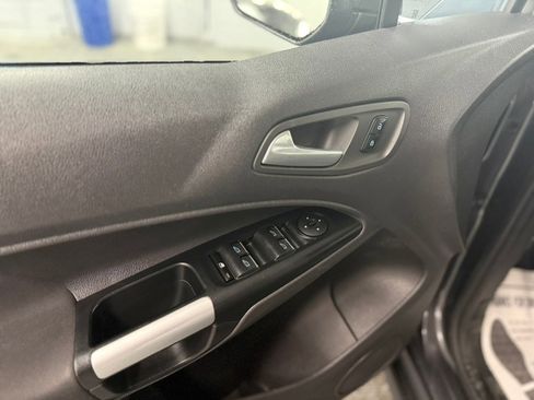 Used 2018 Ford Transit Connect XLT image 29