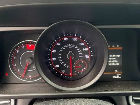 Used 2023 Hyundai Elantra SE FWD image 4