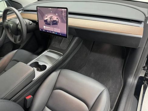 Used 2023 Tesla Model Y Performance AWD/4WD image 9