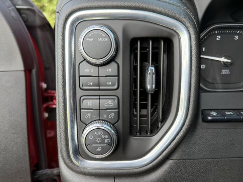 Used 2023 GMC Sierra 2500 Denali w/ Denali Ultimate Package AWD/4WD image 13