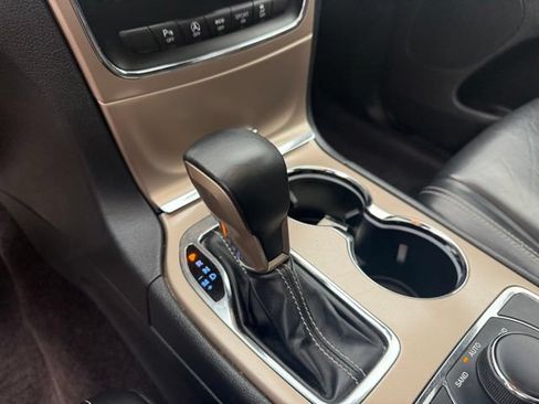 Used 2017 Jeep Grand Cherokee Limited AWD/4WD image 24