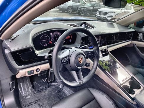 Used 2024 Porsche Panamera 4 image 2