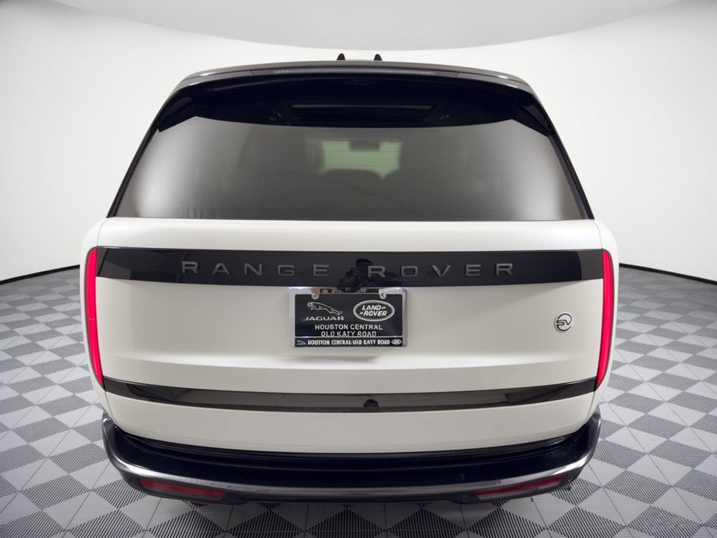 Used 2023 Land Rover Range Rover SV AWD/4WD image 11