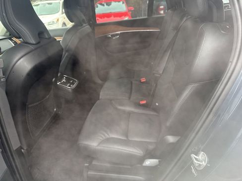 Used 2025 Volvo XC90 B5 Plus w/ Protection Package Premier image 34