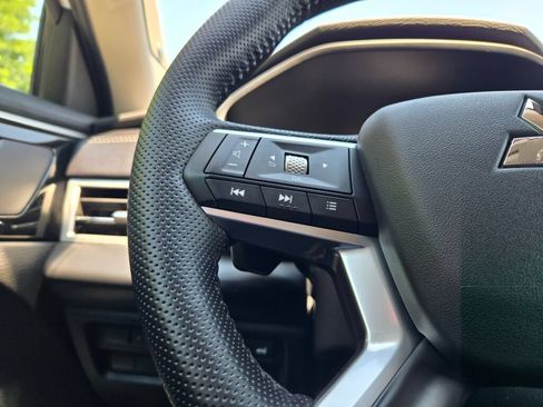 New 2026 Mitsubishi Outlander AWD image 28