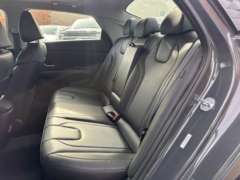 Certified 2024 Hyundai Elantra Limited image 13