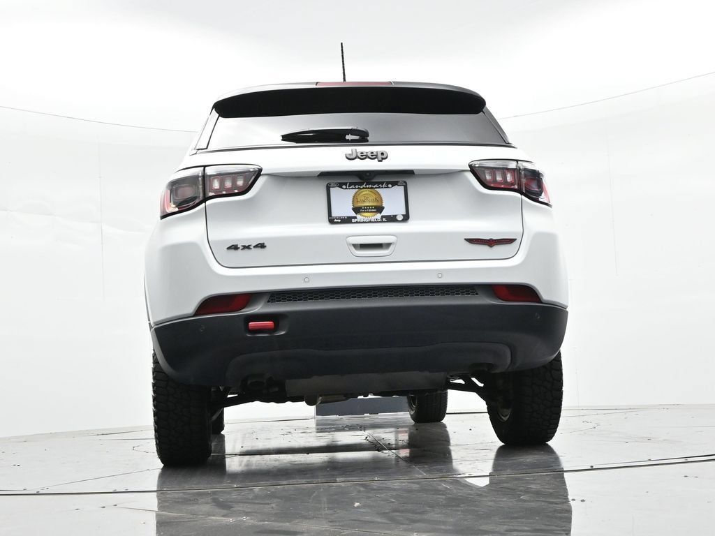 Used 2025 Jeep Compass Trailhawk AWD/4WD image 19