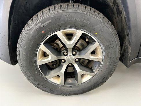 Used 2016 Jeep Cherokee Trailhawk w/ Comfort/Convenience Group AWD/4WD image 37