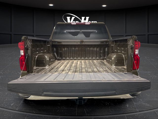Used 2024 Chevrolet Silverado 1500 LT AWD/4WD image 25
