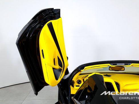 Used 2022 McLaren 720S Spider RWD image 12