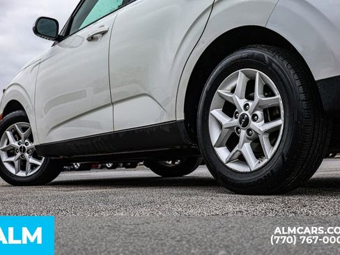 Used 2025 Kia Soul LX w/ LX Technology Package image 16