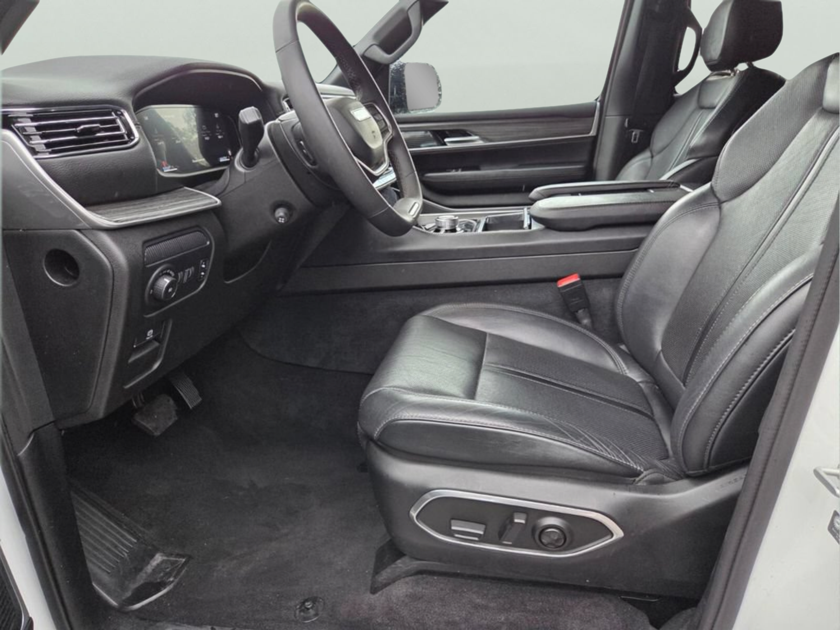 Used 2024 Jeep Wagoneer Series II w/ Flexible Seating Group AWD/4WD image 9
