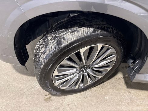 Certified 2025 INFINITI QX80 Sensory image 27