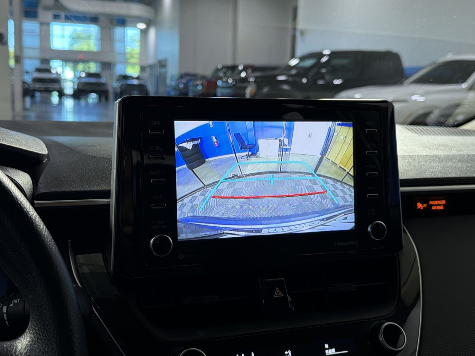 Used 2021 Toyota Corolla LE FWD image 29