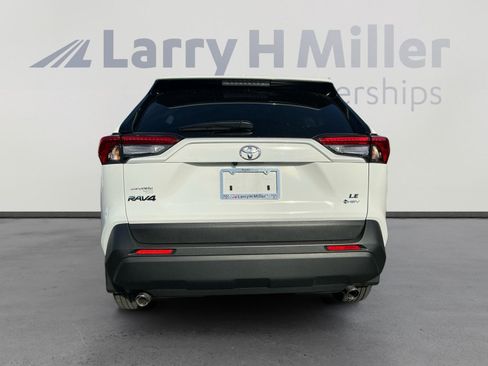 Certified 2025 Toyota RAV4 LE AWD/4WD image 4