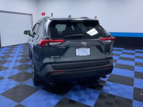 Used 2021 Toyota RAV4 XLE AWD/4WD image 7