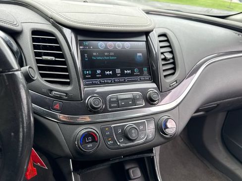Used 2017 Chevrolet Impala LT FWD image 27