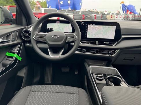 New 2026 Chevrolet Equinox LT w/ Midnight Edition FWD image 9