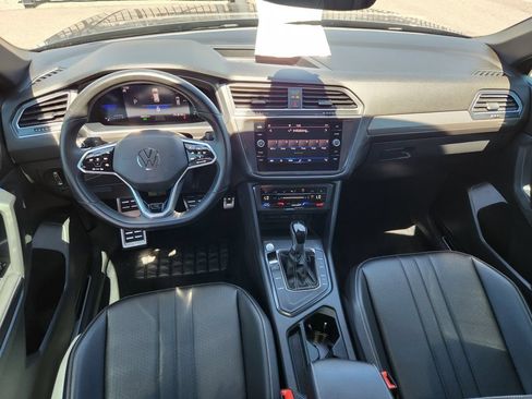 Certified 2022 Volkswagen Tiguan SE R-Line FWD image 24