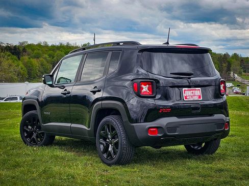Used 2022 Jeep Renegade Altitude w/ Convenience Group AWD/4WD image 5