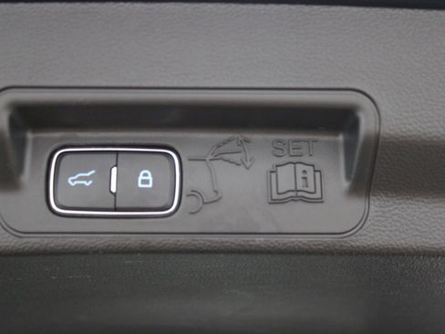 Used 2023 Ford Explorer Limited w/ Equipment Group 301A AWD/4WD image 20