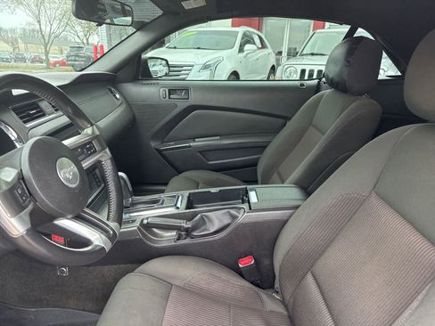 Used 2014 Ford Mustang Convertible image 13
