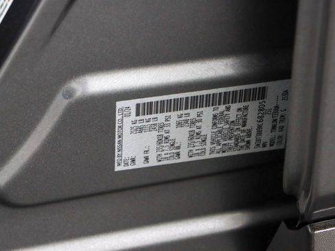 Used 2024 Nissan Rogue SV image 32