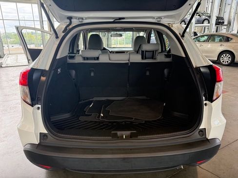 Used 2022 Honda HR-V LX image 13