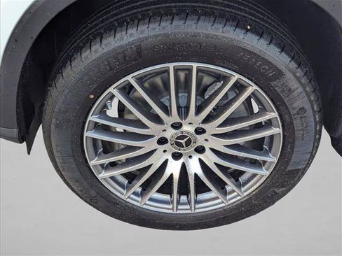 Used 2026 Mercedes-Benz GLC 300 image 9