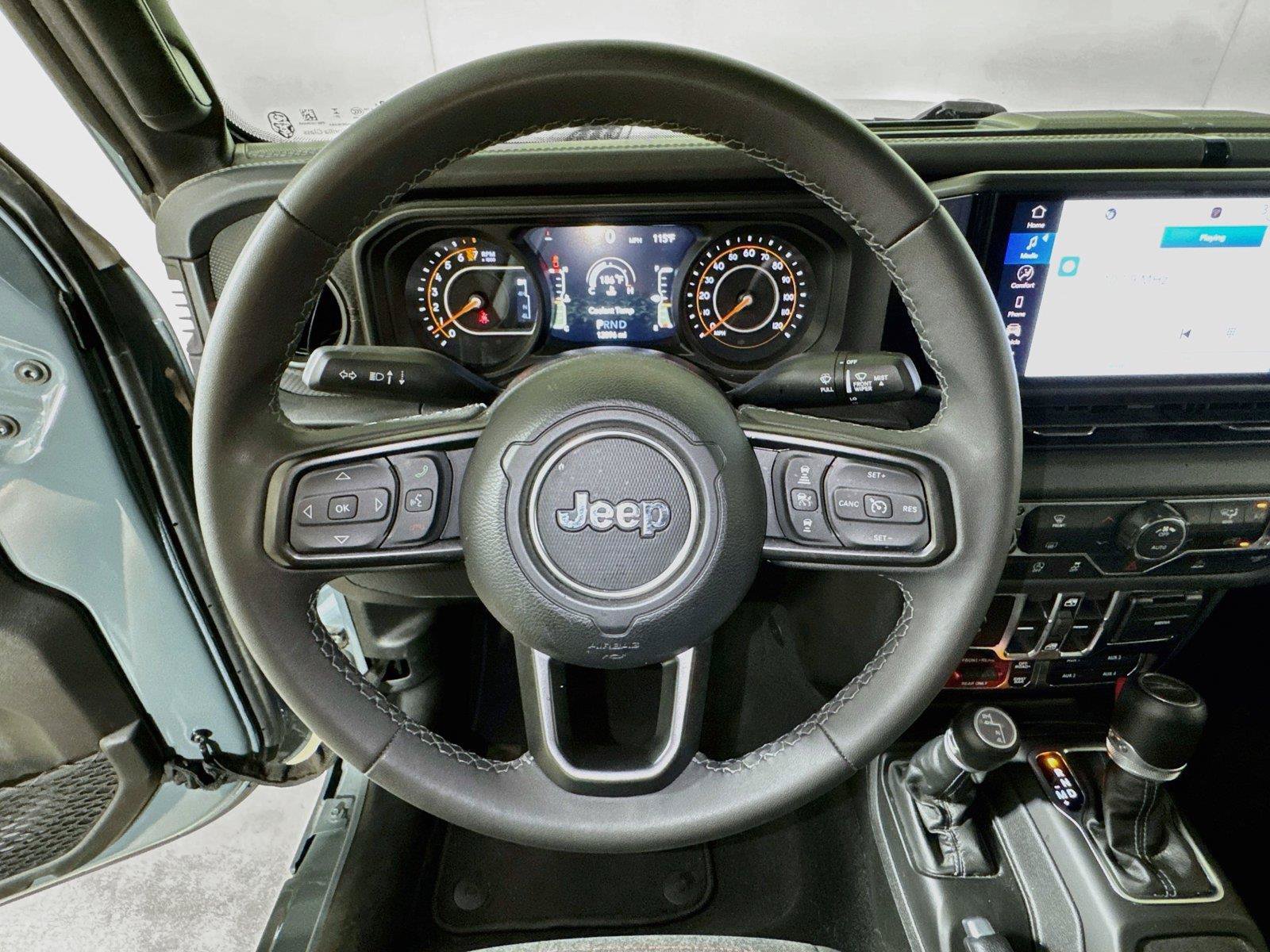 Used 2026 Jeep Gladiator Rubicon AWD/4WD image 9