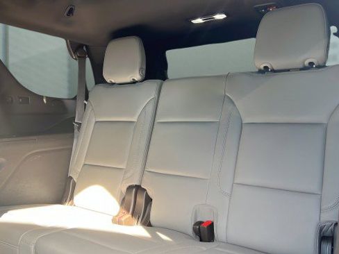 Used 2022 Chevrolet Tahoe Z71 w/ Off-Road Capability Package image 23