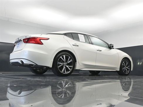 Used 2017 Nissan Maxima 3.5 SL FWD image 31