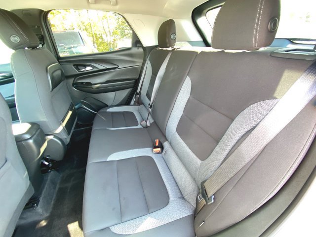Used 2024 Chevrolet TrailBlazer LT w/ LT Cold Weather Package FWD image 22