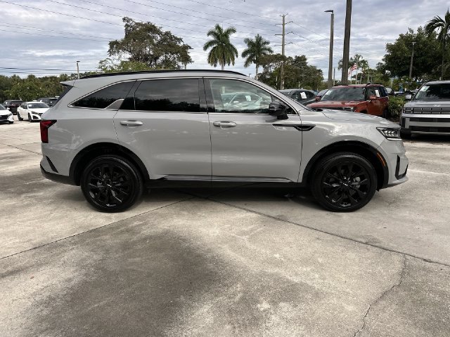 Used 2023 Kia Sorento SX AWD/4WD image 14