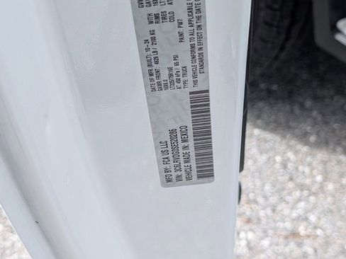 Used 2025 RAM ProMaster 2500 w/ Convenience Group FWD image 20